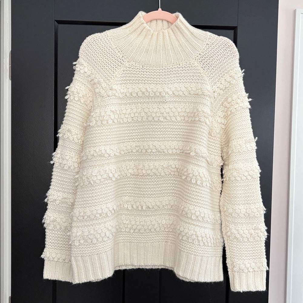 NWT Lou & Grey Textured Cream/Ivory Knit Long Sleeve Sweater. Size Small